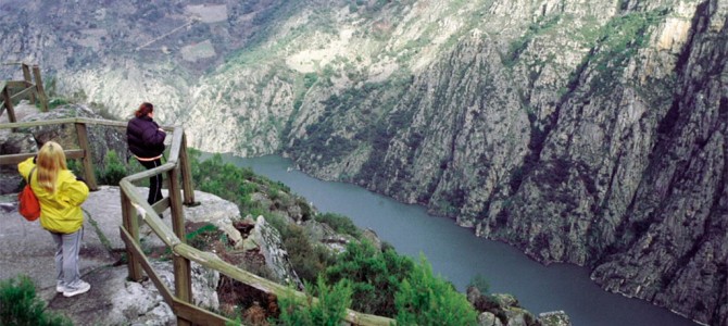 Comienzan las rutas fluviales por la Ribeira Sacra con más de 4.000 reservas