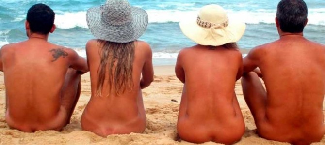 Playa de Barra,  considerada mejor playa nudista de Galicia