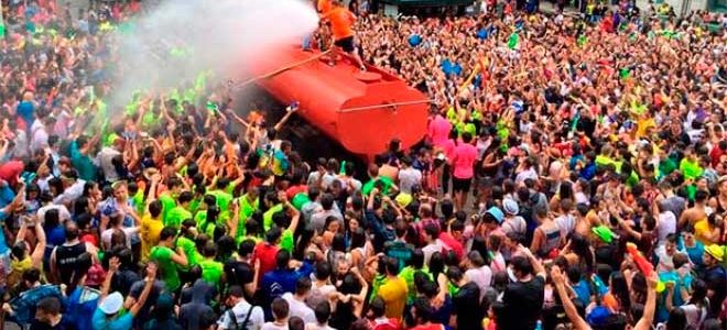 Fiesta del Agua, la batalla más refrescante del verano Fiesta del Agua, la batalla más refrescante del verano